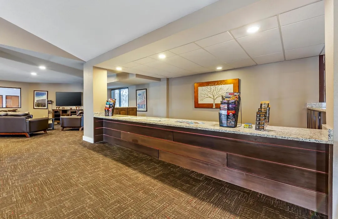 Polynesian Hotel & Suites-1