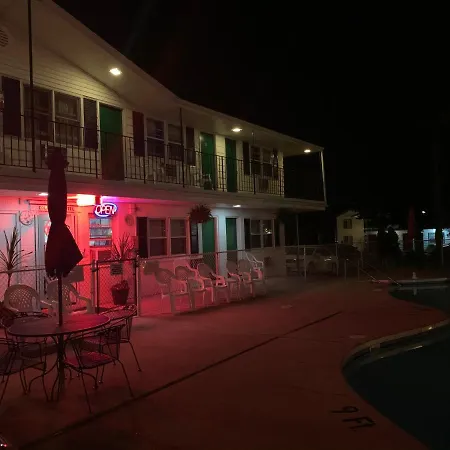 Colonial Motel-3