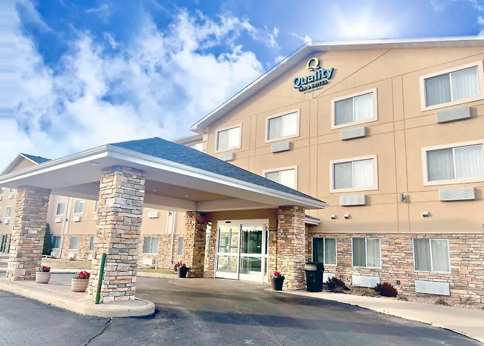 Wisconsin Dells HotelsQuality Inn & Suites Downtown - Waterparks Area