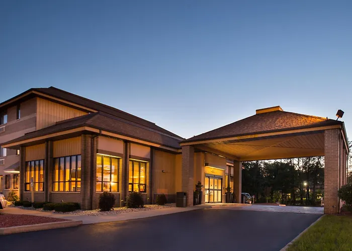 Wisconsin Dells HotelsBest Western Ambassador Inn & Suites