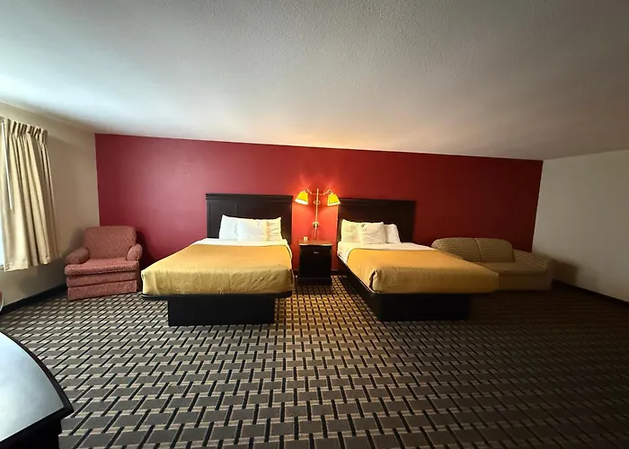 Econo Lodge Inn & Suites Wisconsin Dells
